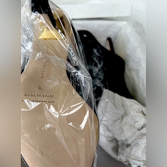 Good American High Kickstand Neoprene
Bootie Black Gold Accents NIB Size 8 - Picture 6 of 7